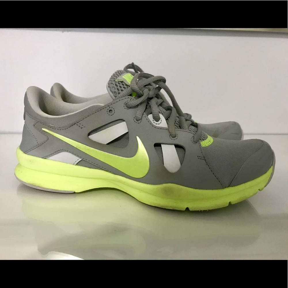 NIKE RUNNING SNEAKERS